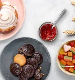 What Makes Glucose Syrup the Ideal Sweetener for Industrial Baking? Image